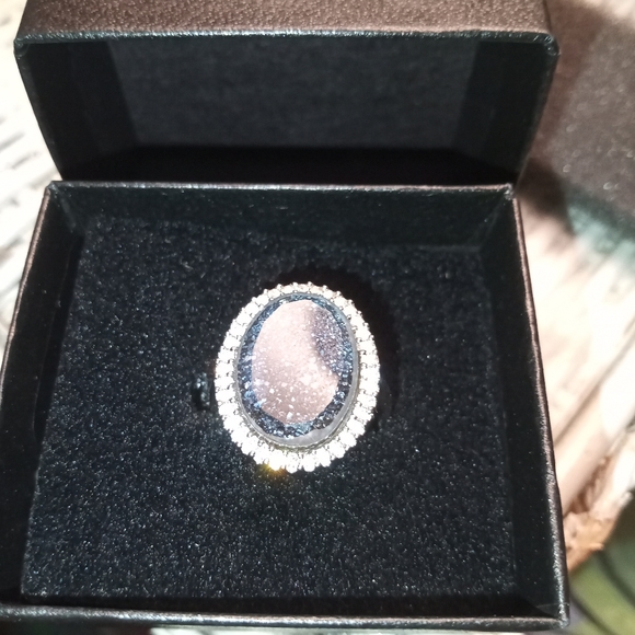 Ring - Picture 2 of 4